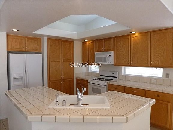5th image of 1606 Silver Falls Ave #0