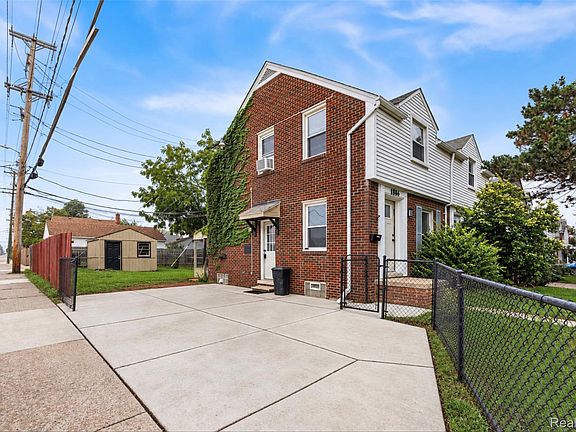 3rd image of 1886 15th St