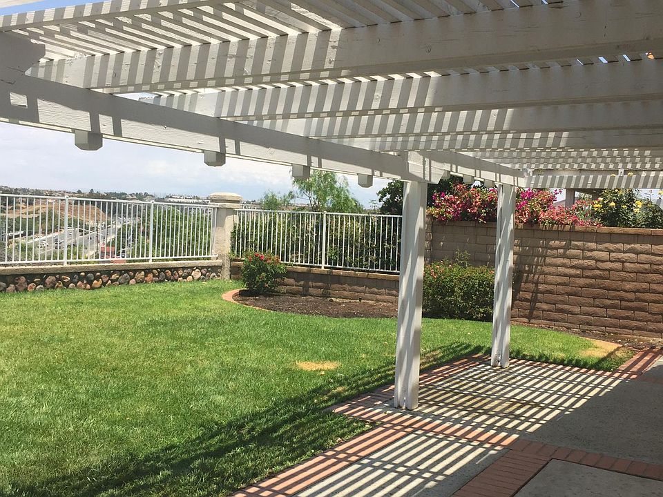 landlord pays lawn service