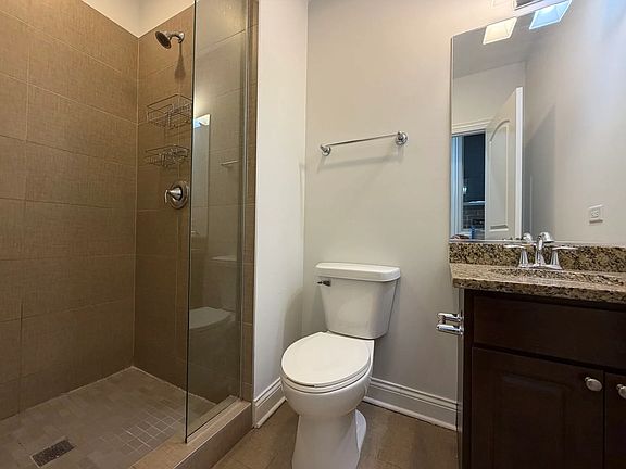 4th image of 2450 W Diversey Ave #2SF