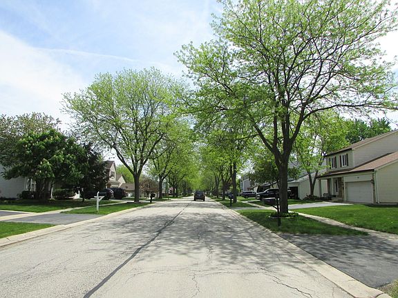 4th image of 40 Rosewood Dr