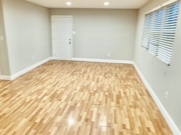 3rd image of 3301 Glenbrook Pl #2