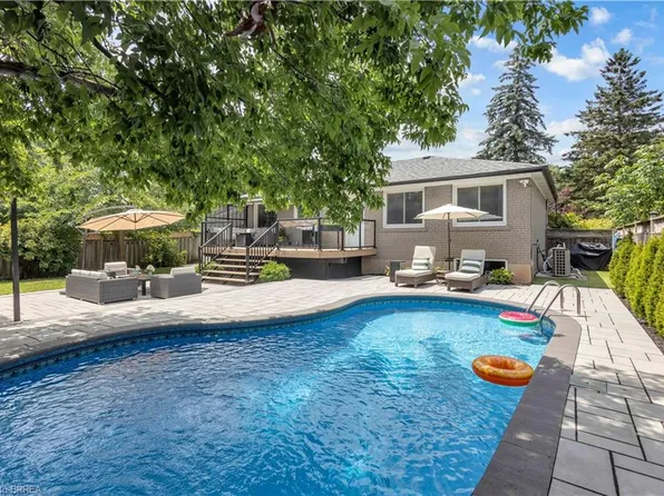 98 Miller Rd, Oakville, ON L6H 1J9