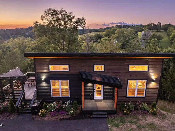 850 Blue Herring Way, Sevierville, TN 37876