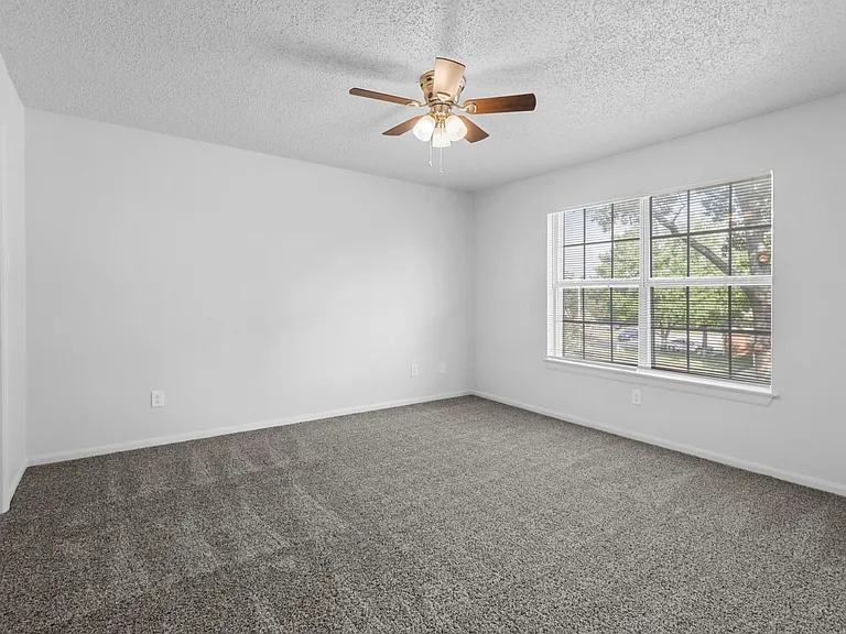 2313 Longmeadow St — Photo 33