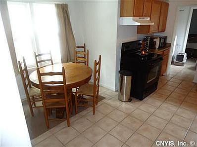 5th image of 108 Hobson Ave