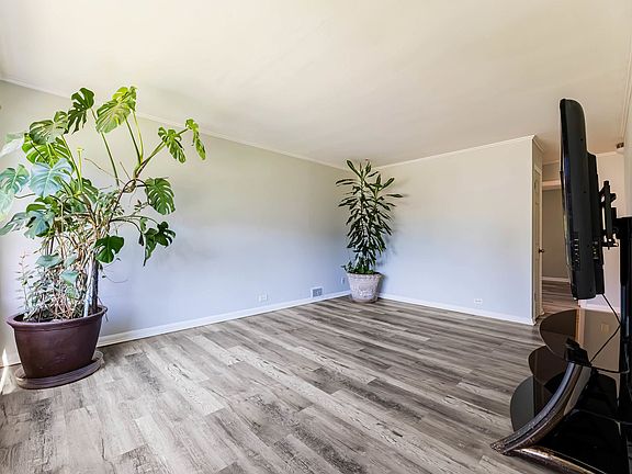 3rd image of 8022 42nd St