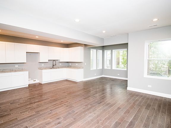 4th image of 1321 S Millard Ave