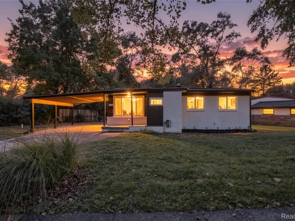15211 Joan St, Oak Park, MI 48237