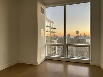 Rented by Gulia Wang, LREB