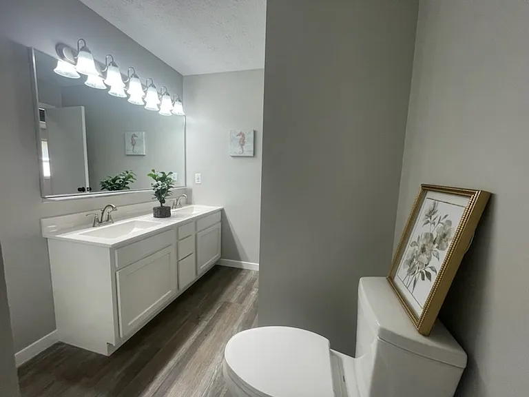401 N Nebo Rd — Photo 14