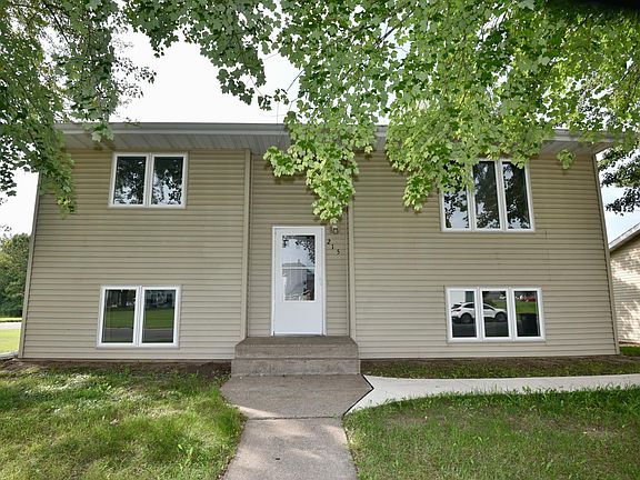 4th image of 215 7th St NE