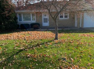 908 S Main St, Morton, IL 61550