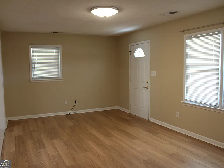 128 Sandy Way — Photo 4