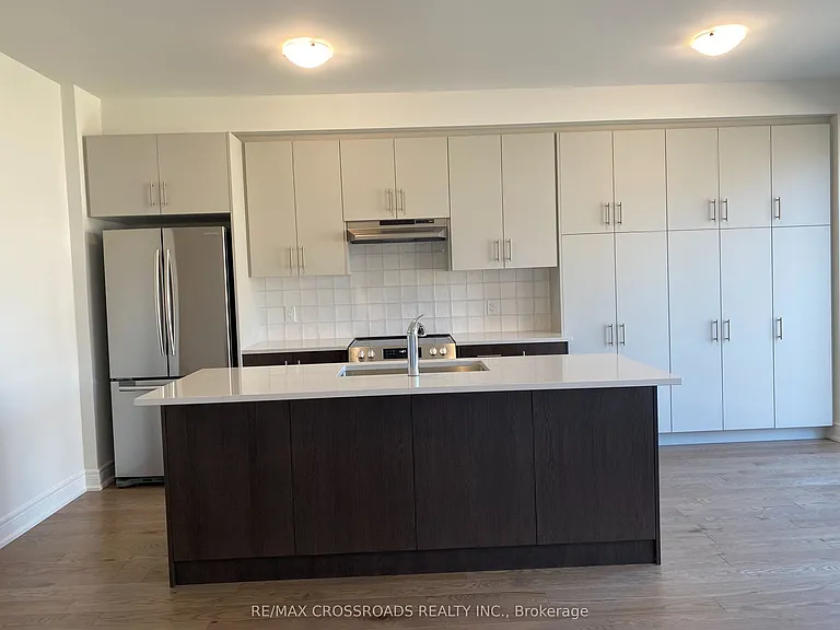 4 Kamper Ave — Photo 9