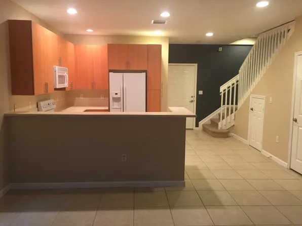 3102 NW 24th Way #18, Oakland Park, FL 33309