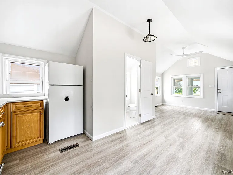 27 Walnut Ave #2 — Photo 11