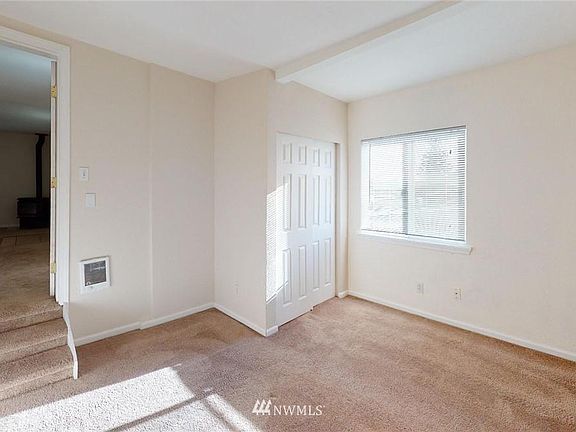 5th image of 3730 W E St