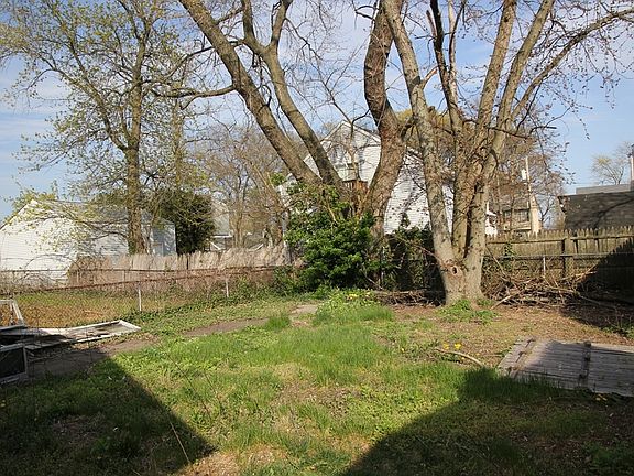 5th image of 113 Wilson Ave