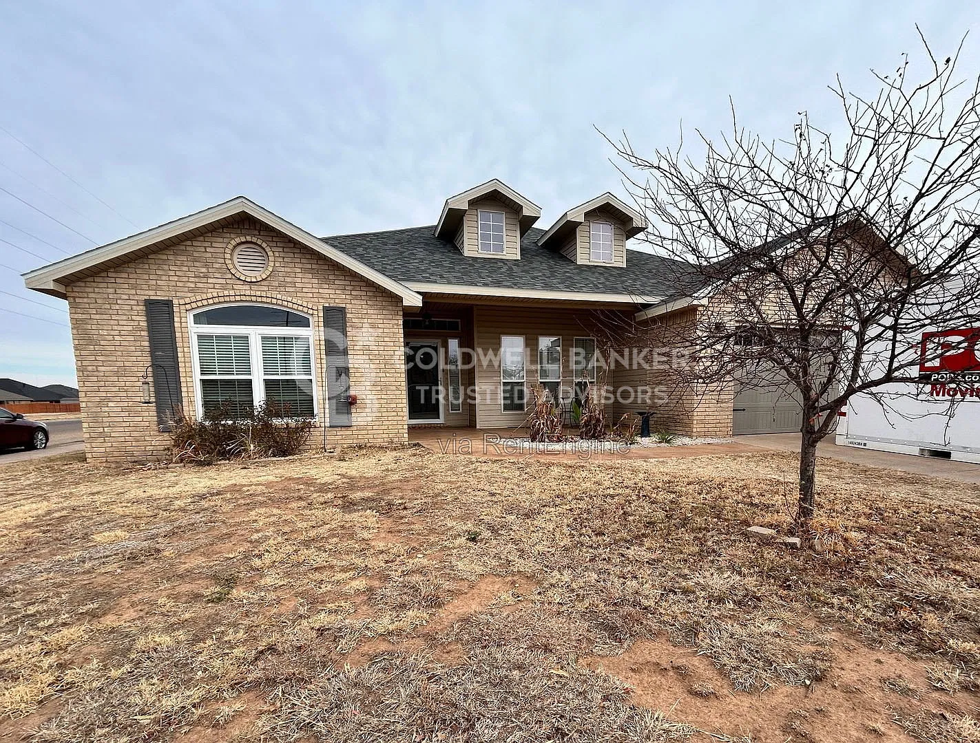 4 bed, 2.0 bath, 2463 sqft, $2,325 — Photo 1