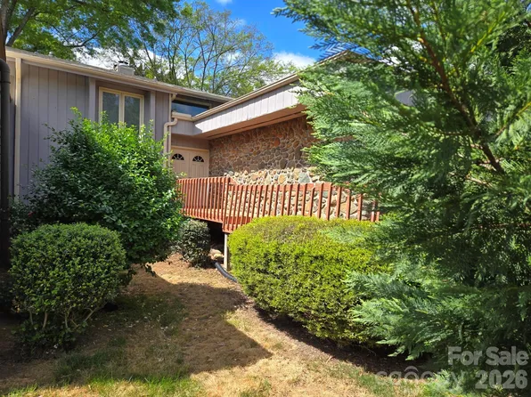 4236 Burning Tree Dr, Charlotte, NC 28277