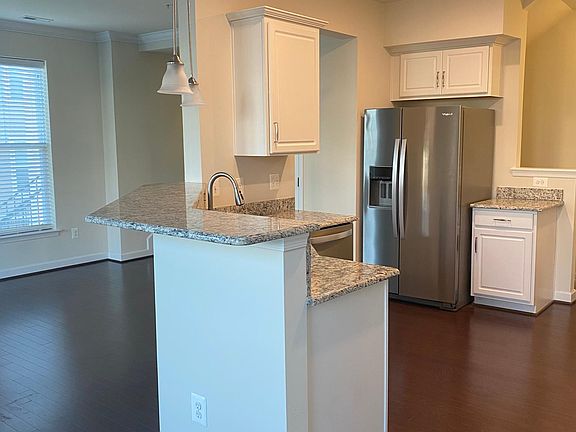 Kitchen & Family Room - Main Level