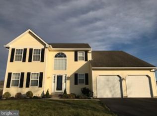 108 Springfield Dr, Sellersville, PA 18960