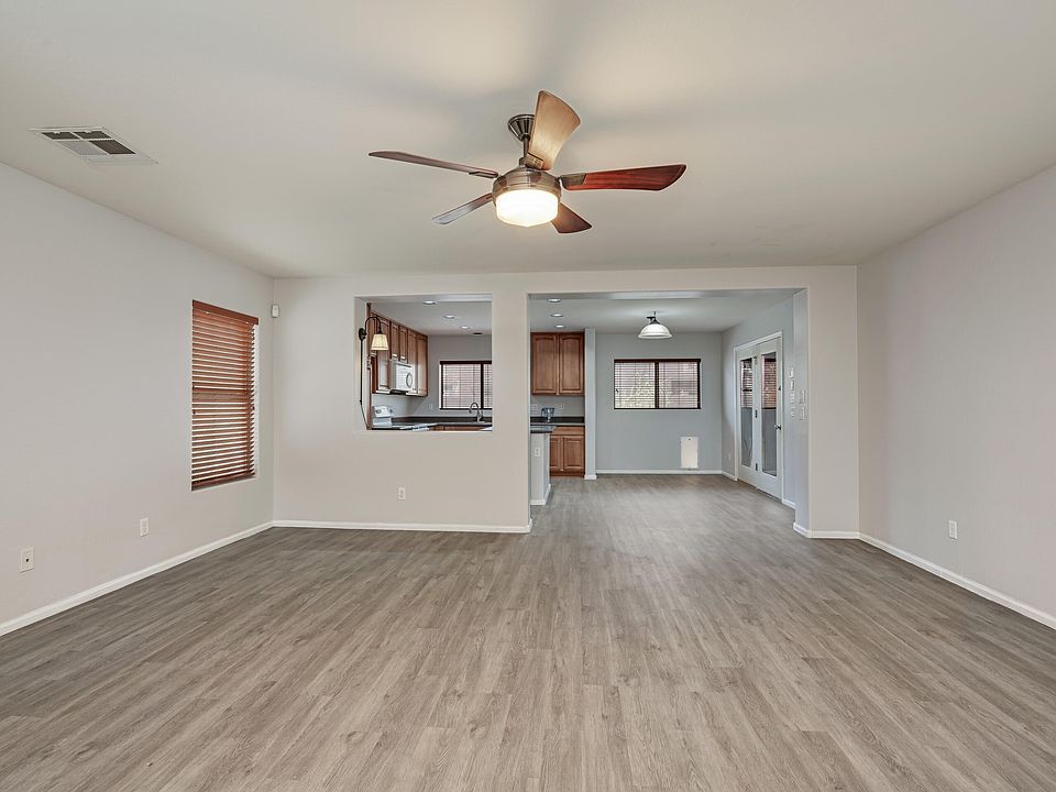 1st image of 10943 W Mariposa Dr