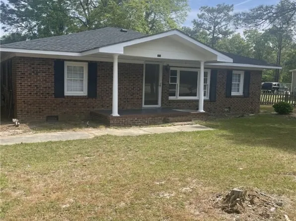 1276 Loop Rd, Raeford, NC 28376