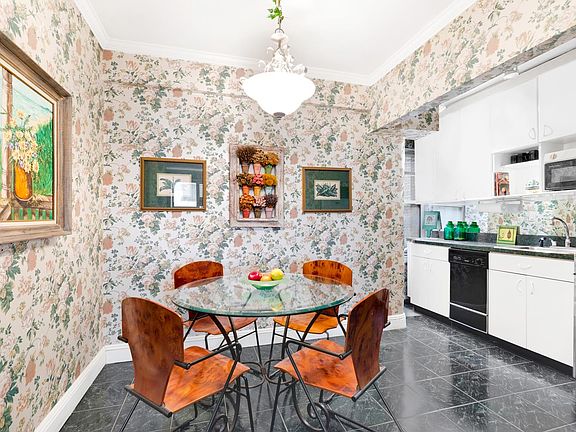 3rd image of 227 E 57th St APT 4D