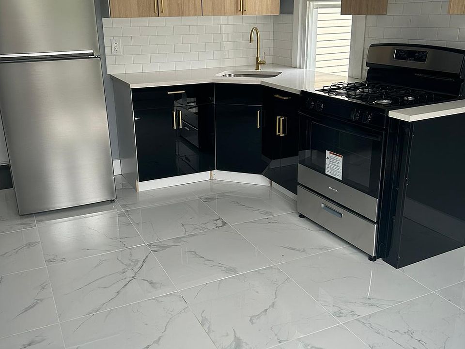 1st image of 154 Sanford St #1