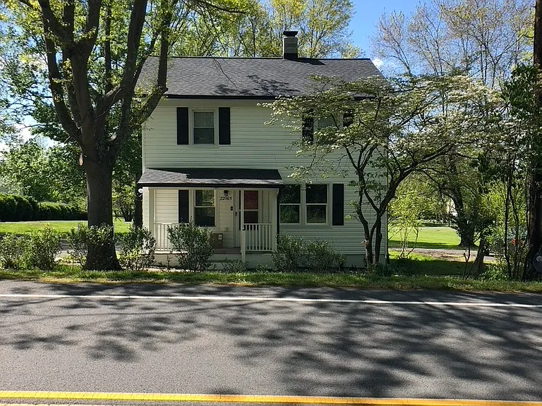22165 Saint Louis Rd — Photo 2