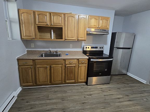 2nd image of 366 Forrest St #1A