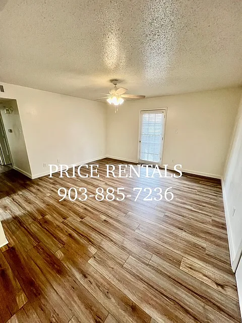 2 bed, 1.5 bath, 825 sqft, $1,075 — Photo 1