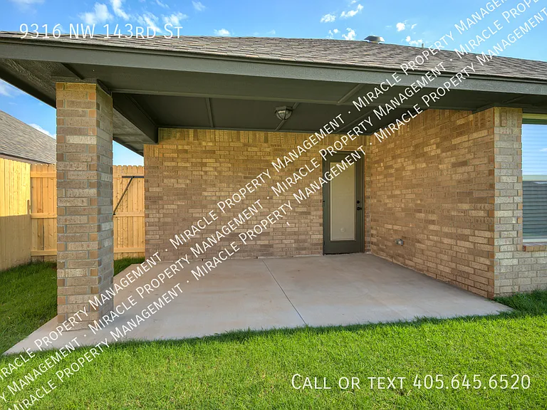 9316 NW 143rd St — Photo 37