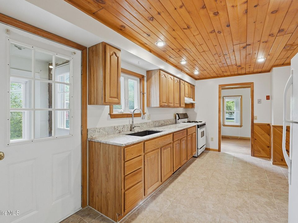 1st image of 688 Cheshire Rd
