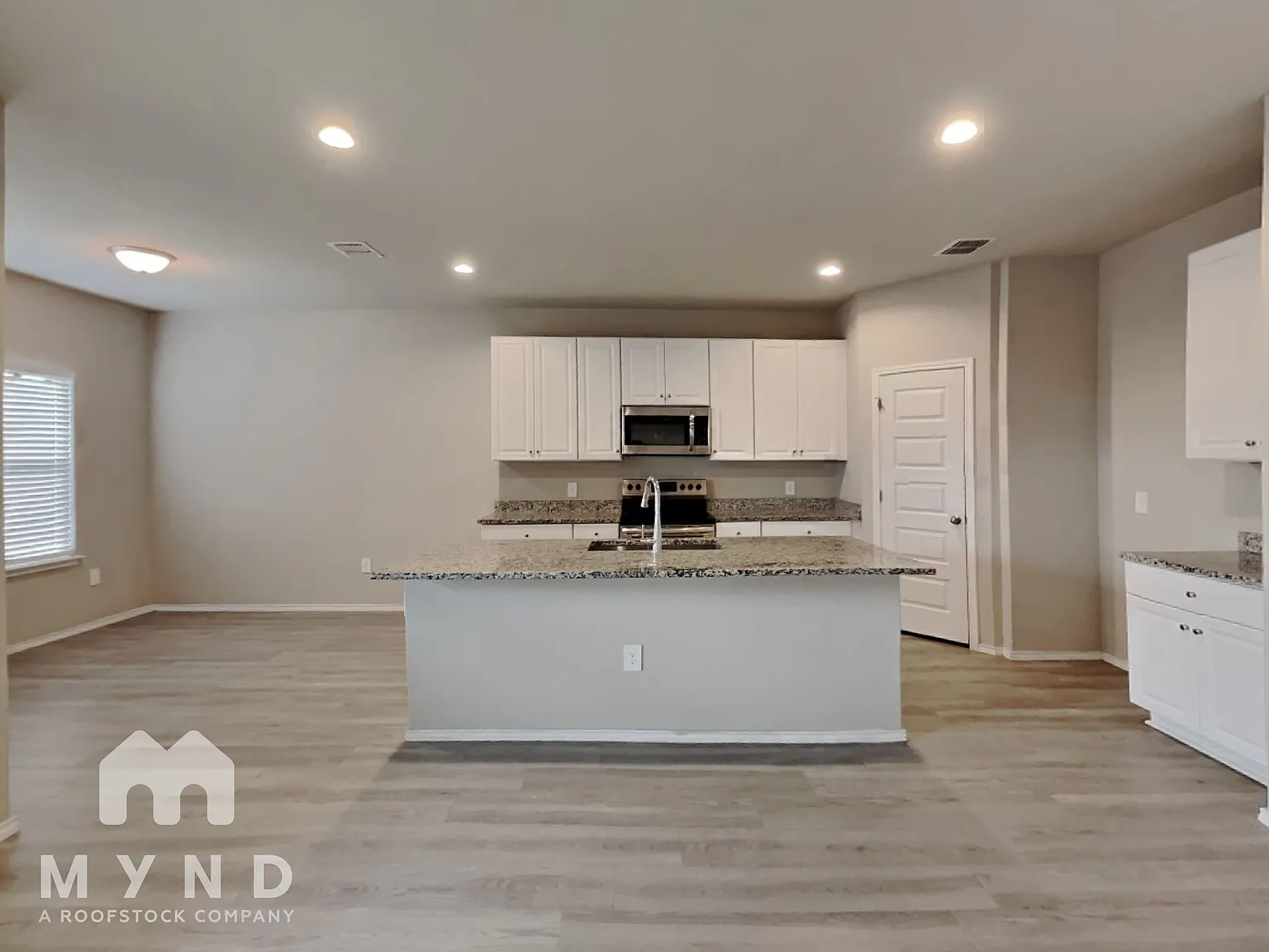 3 bed, 2.0 bath, 1703 sqft, $1,625 — Photo 2