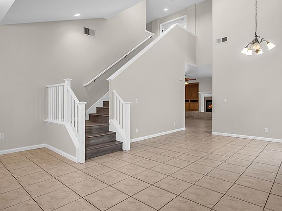 4th image of 1605 Laugenour Dr