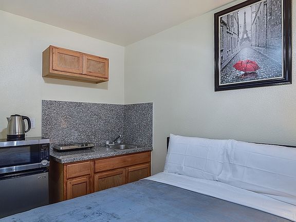 5th image of 4905 W Adams Blvd #14