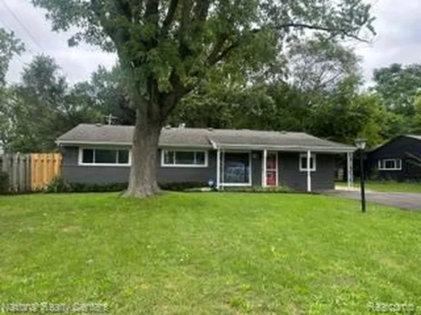 2546 Lafay Dr, West Bloomfield, MI 48324