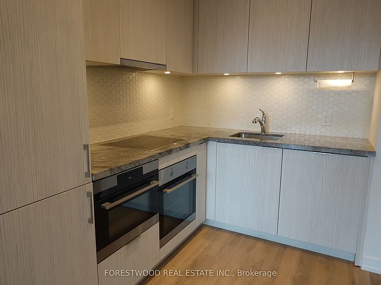 158 Front St E #519 — Photo 6