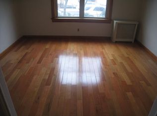 22-44 38th St #1, Astoria, NY 11105
