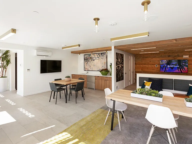707 Leahy — Photo 15