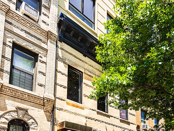 3rd image of 391 Woodbine St #3B