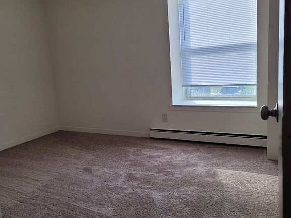 4th image of 1471 E Market St APT A