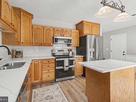 5th image of 5577 Edsel St