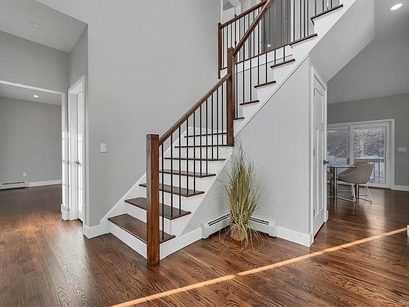 4th image of 1739 Kings Hwy