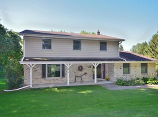 S25W27019 Winnebago Way, Waukesha, WI 53188