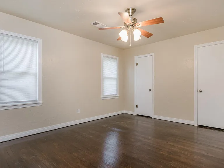 1612 Crockett St — Photo 15