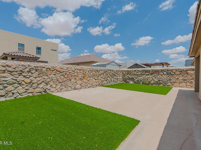 12485 Knightsbridge Dr — Photo 46